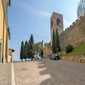 Appartamento Gardappartamenti Castle Bell, Moniga del Garda